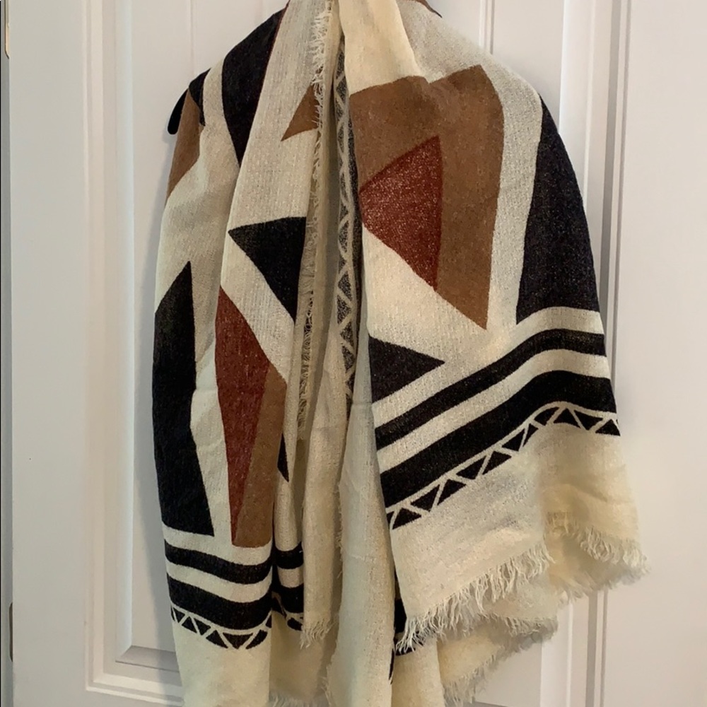 Fun Geometric Print Blanket Scarf